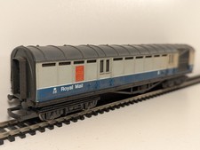 Hornby R416 OO Gauge BR Blue & Grey Operating Mail Coach