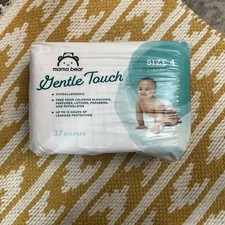 Amazon Brand - Mama Bear Gentle Touch Diapers, Size 4 37 Count , White