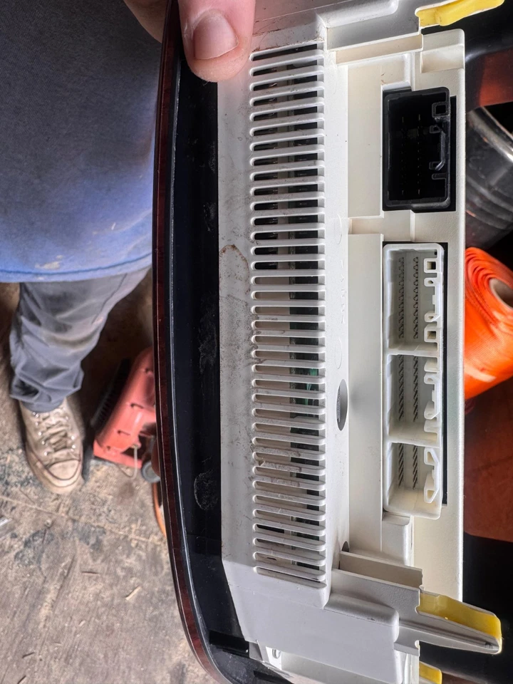 2005-2007 Toyota Sequoia центр приборной панели климат-контроль температуры 84010-0C521 - Изображение 4 из 4