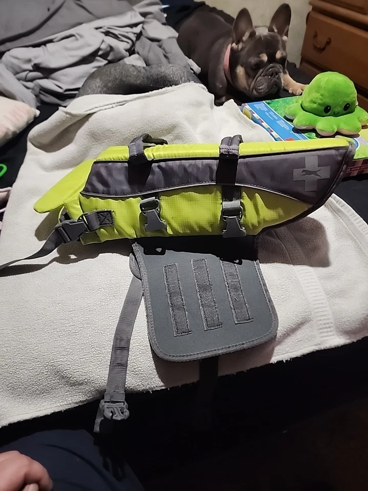 Chaleco salvavidas Top Paw reflectante verde neón de neopreno para perro talla M 15-30 libras Foto 3 de 4