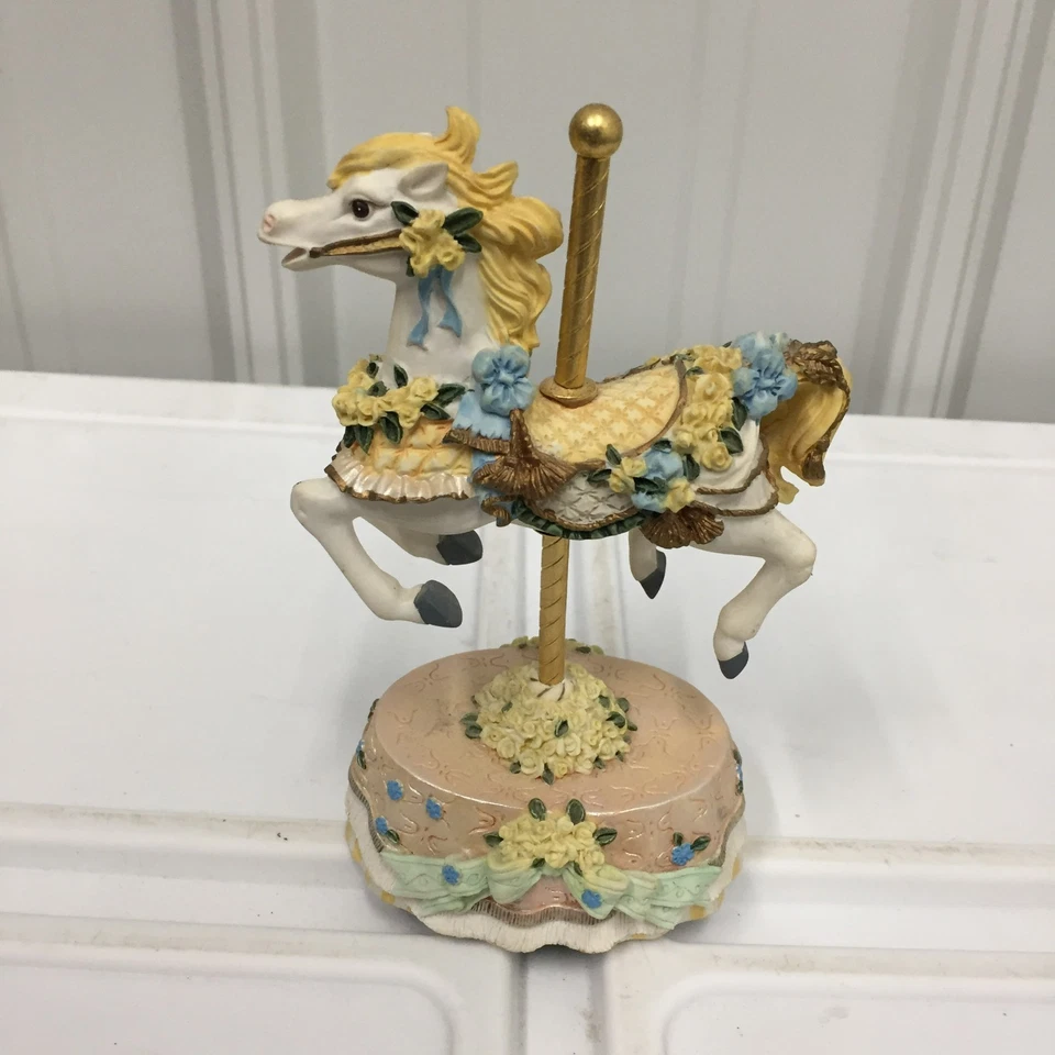 Heritage House Carrusel Caballo Melodías Country Fair Love Me Tender Caja de Música Foto 2 de 4