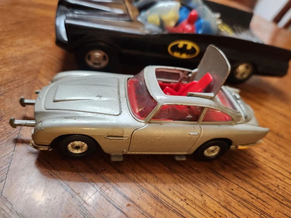 Vtg Vehicles; corgi 007 Aston Martin DB5 Car, Plastic Batman Car, 007 Car - Image 3 of 4