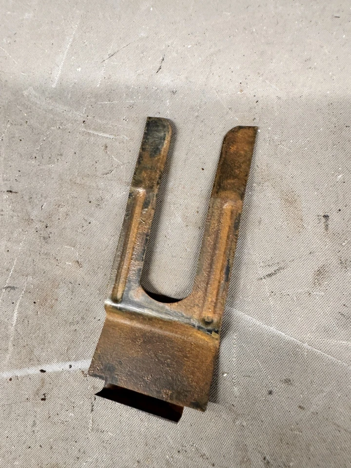 Clip de retención de cerradura de puerta de camioneta Ford 1957-1963 Thunderbird Fairlane personalizado Foto 4 de 4