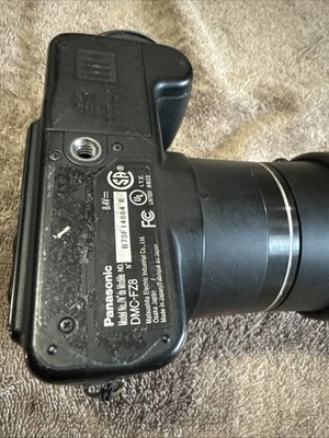 Panasonic LUMIX DMC-FZ8 7.2MP Digital Camera w/ Battery & Charger
