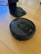 iRobot Roomba i7+ 7550 Robot Vacuum Automatic Dirt Disposal