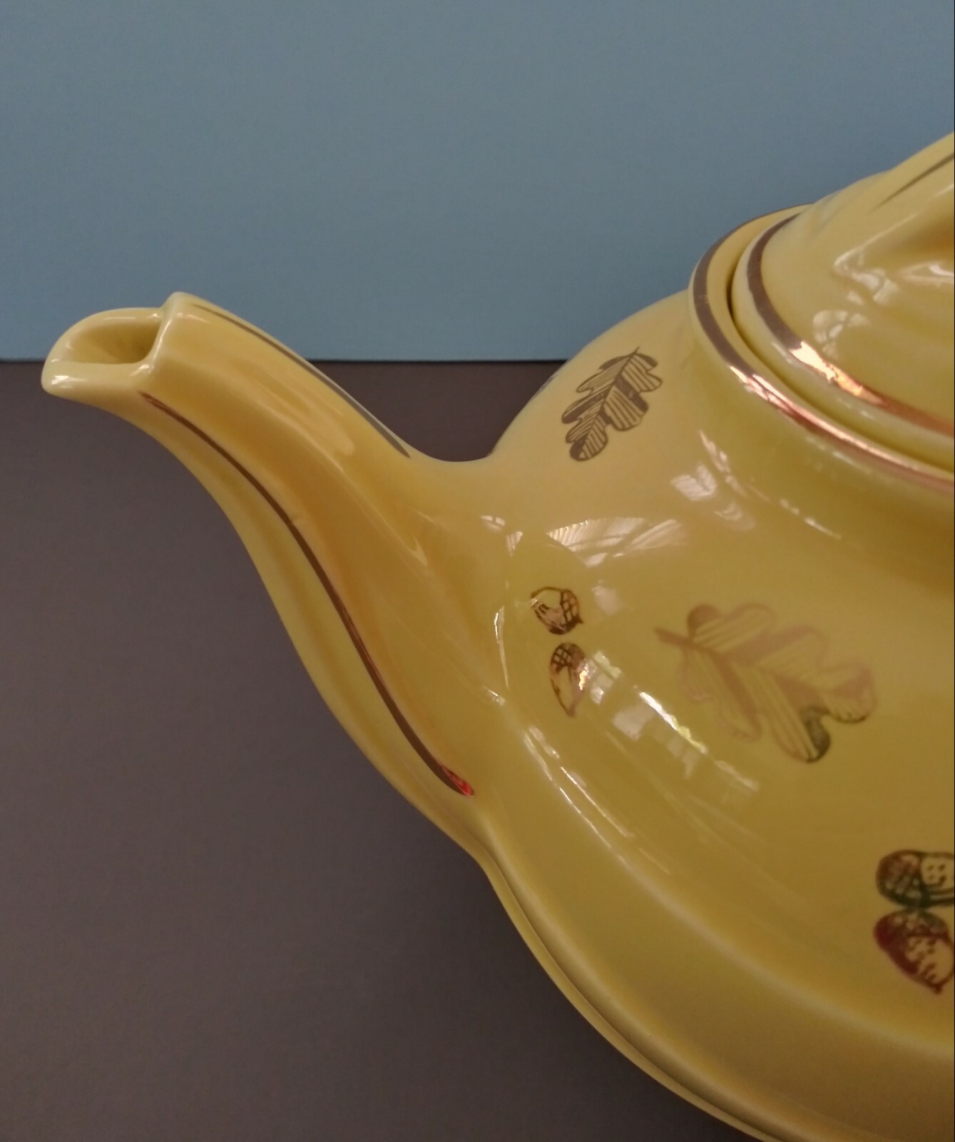 Vintage Hall Yellow 6Cup Teapot with Gold Acorns & Leaves. Made in U.S