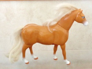 barbie walking horse