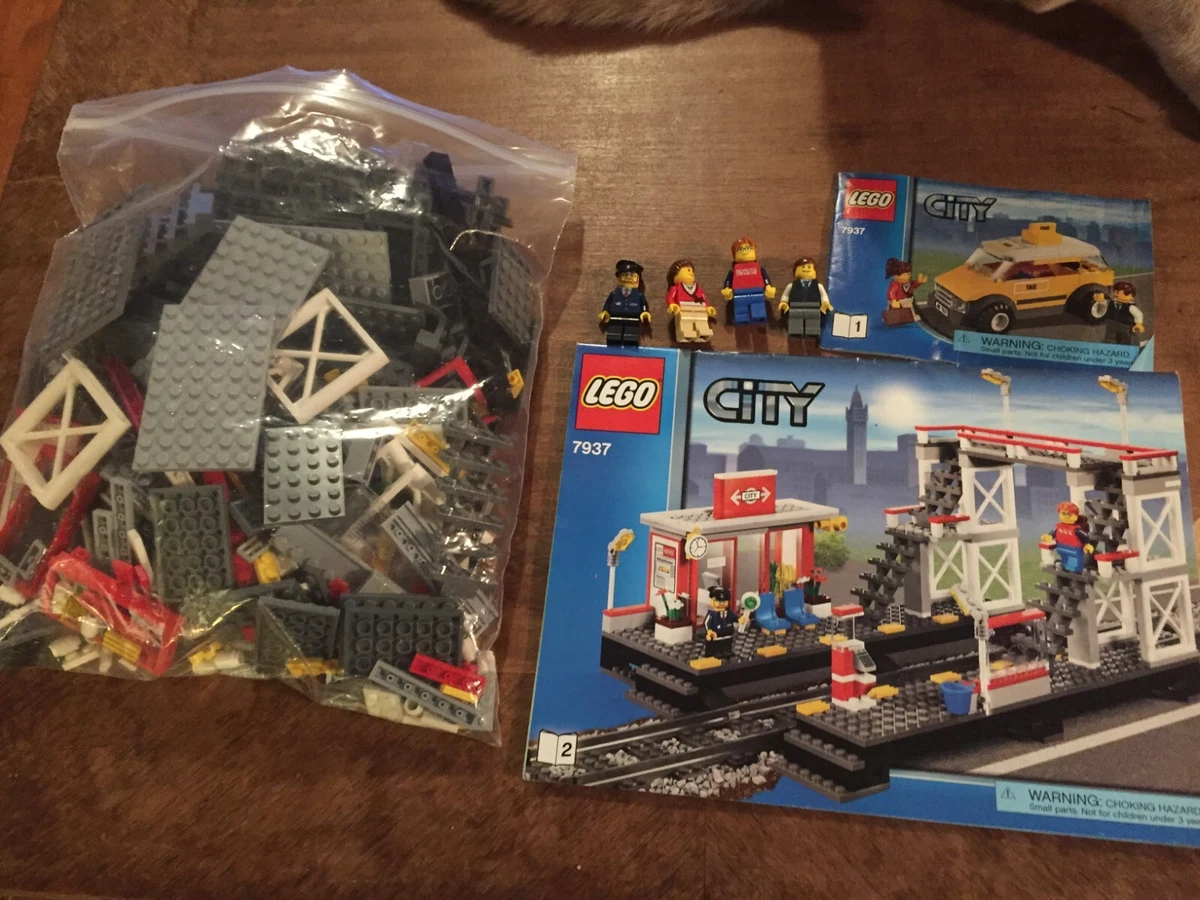 LEGO- CITY- TRAIN STATION- 7937- 100% COMPLETE