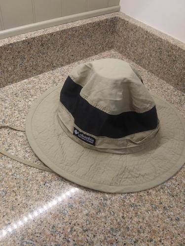 Vintage Tan Columbia Packable Bucket 