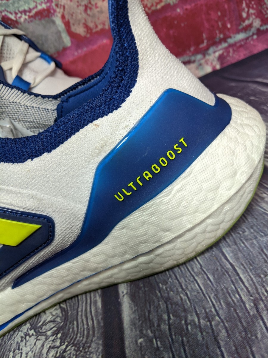 Adidas Ultraboost 22 Running Shoes Sneaker Cloud White Blue  display picture 1