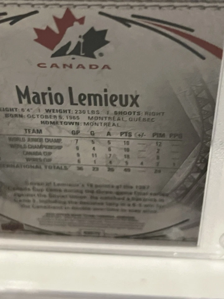 Disco autografiado del equipo olímpico Mario Lemieux Canadá con certificado de autenticidad JSA y exhibición Foto 4 de 4