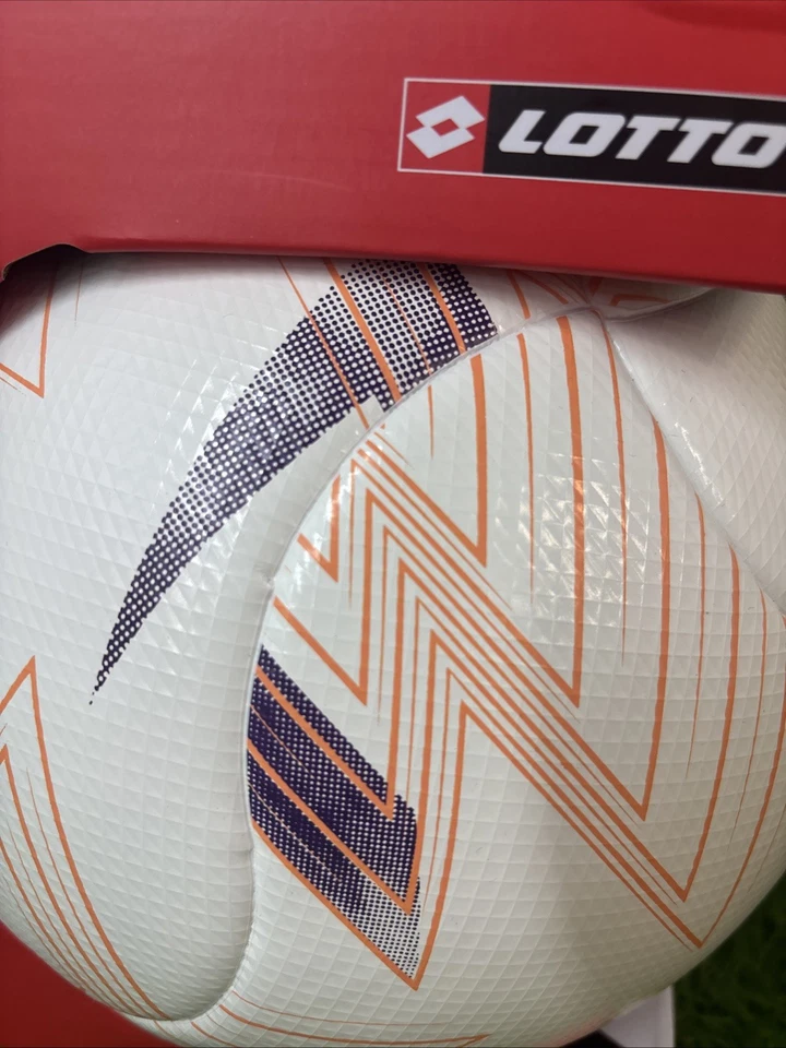 Balón de fútbol Lotto Centro 300 termovinculado 8 paneles talla 5 NUEVO Foto 4 de 4