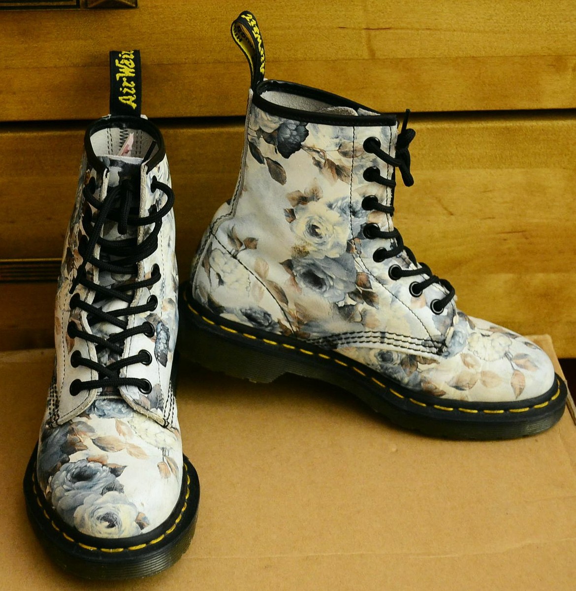 Dr Martens 1460, Vintage Floral, 8 eye boots, Size UK 3
