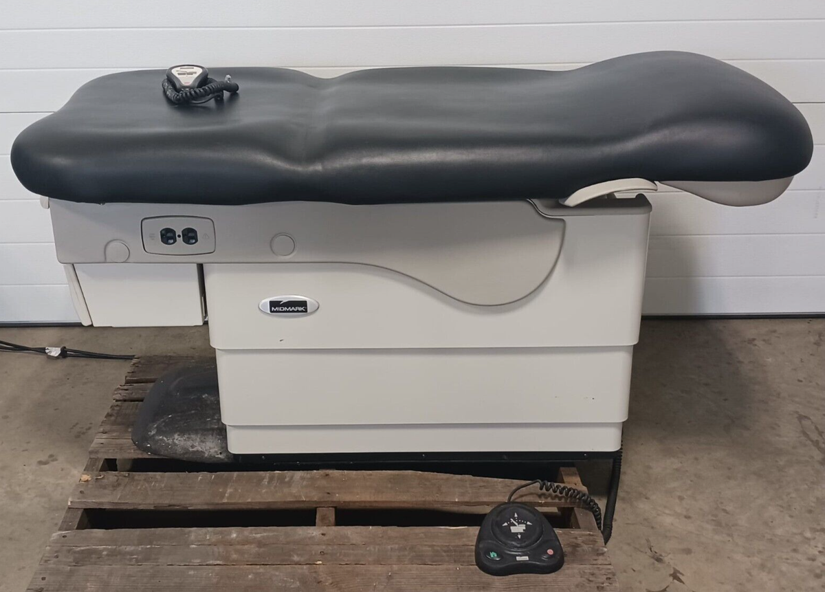 Midmark Exam Table 623-007 w/ Foot Switch & Handheld Controller | eBay