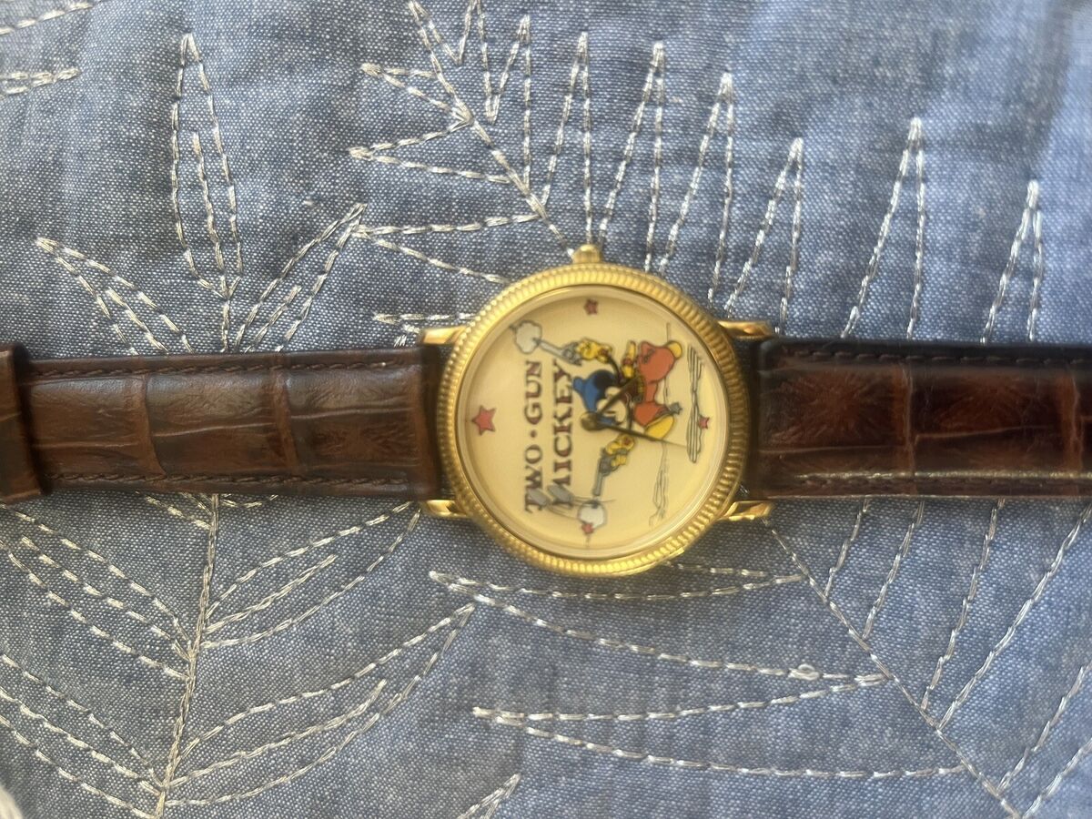 Disney Vintage Two-Gun Mickey Mouse Watch Limited Edition Disney Vintage Two-Gun Mickey Mouse Watch Limited Edition