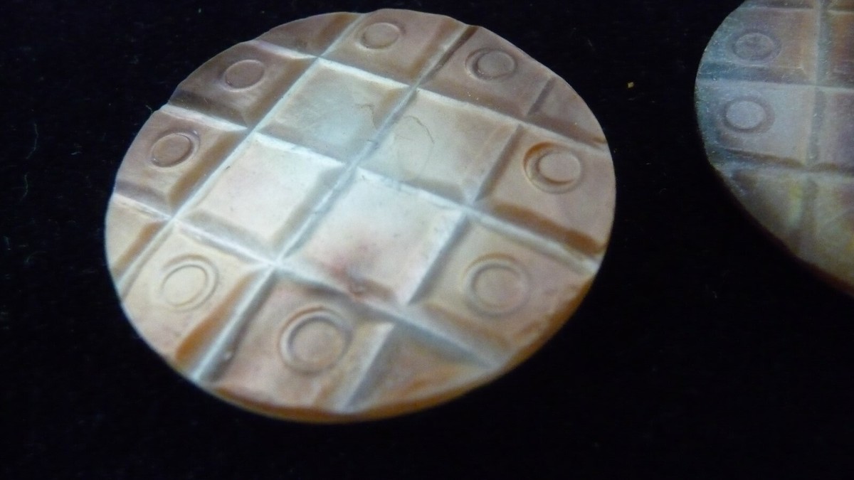 628A Antique vtg Sewing Buttons 2 MOP ETCHED 1 3/8
