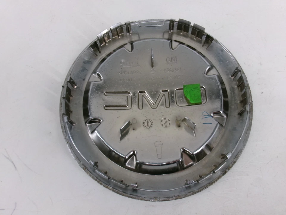 Tapa central GMC Yukon Denali Sierra cromada 9596381 OEM 20" rueda genuina Foto 3 de 4