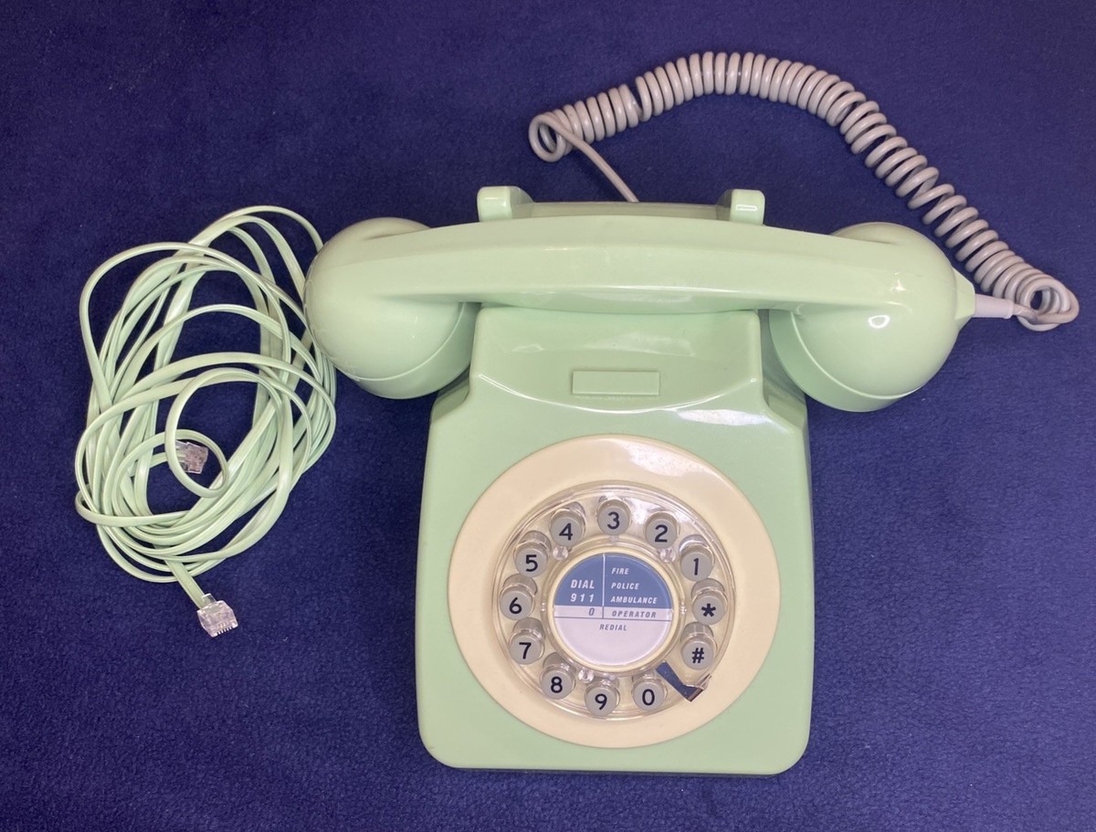 Wild & Wolf Model 746 Retro Rotary-Style Push-Button Telephone