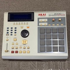 AKAI Professional MPC2000XL Campionatore MPC con Uscita 8 Para e Scheda CF Testata