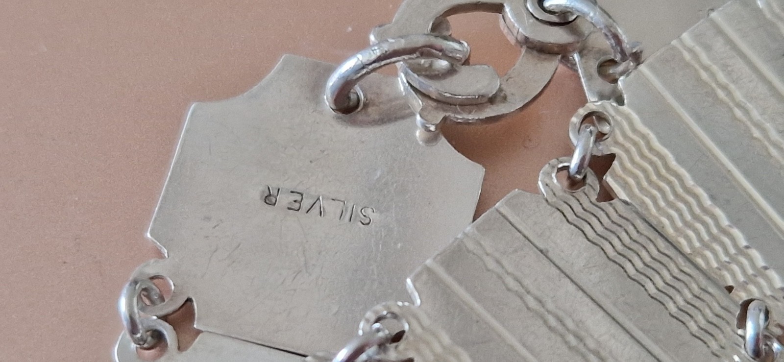 VINTAGE 7" SOLID SILVER ENGRAVED PATTERN CHAIN LI… - image 7