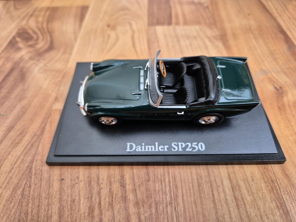 CORGI ATLAS EDITIONS 1/43 DAIMLER SP250 BRITISH GREEN DIECAST CLASSIC SPORTS CAR - Image 2 of 4
