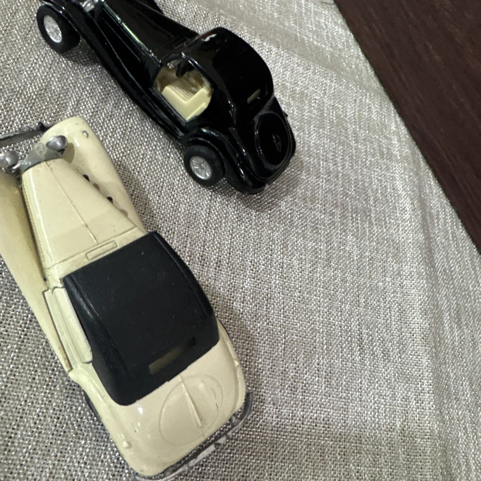 1 Yatming No. 8502 Mercedes 540K Cabriolet pull-back - Diecast Free Bonus Car - Image 3 of 4