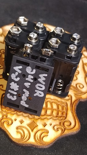 24 Volt Mod V-2 (aktualisiertes Design) Aktive Gitarre/Bass Tonabnehmer Batterie für EMG