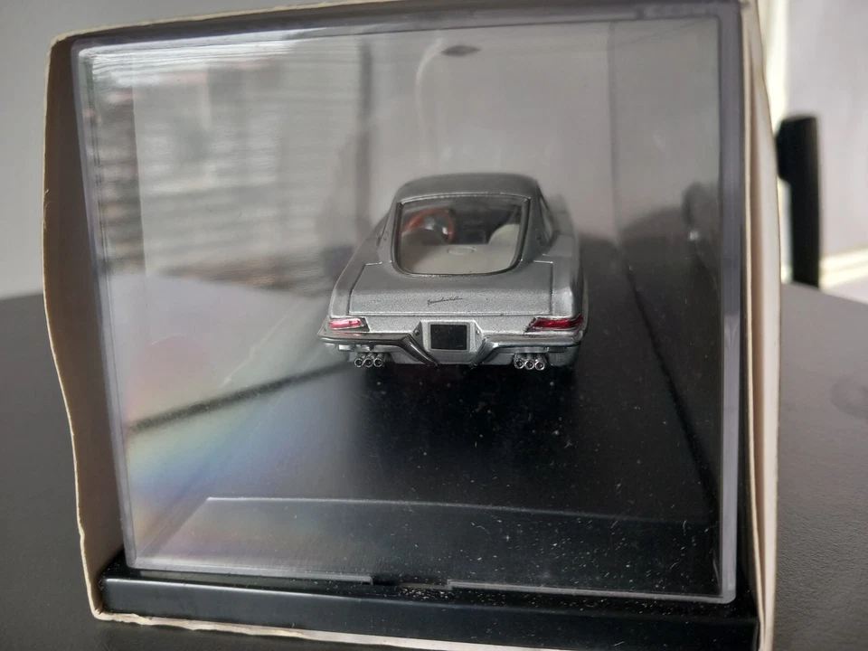 Lamborguini 350 GTV 1962 Lights Grey Met - Starline Models 1:43 - Photo 4/4