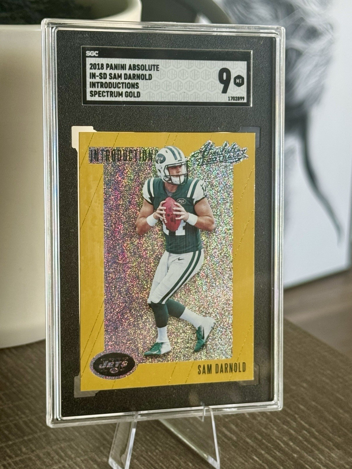 2018 Panini Absolute - Introductions Sam Darnold #IN-SD Gold Spectrum (RC)