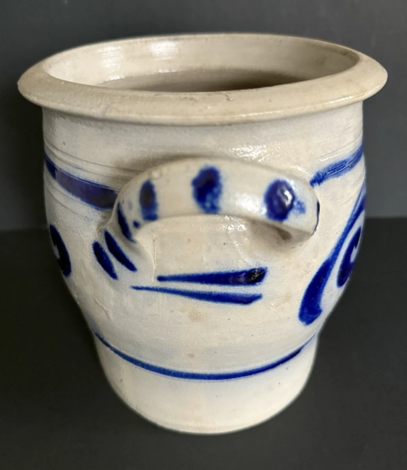 Vasija de gres Westerwald alemana esmaltada en sal del siglo XIX con motivo floral Foto 4 de 4