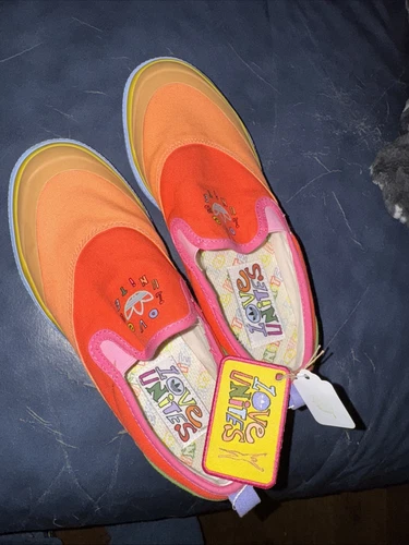 Scarpe Adidas "Love Unites" Pride Uomo (taglia 8) al dettaglio a 95€