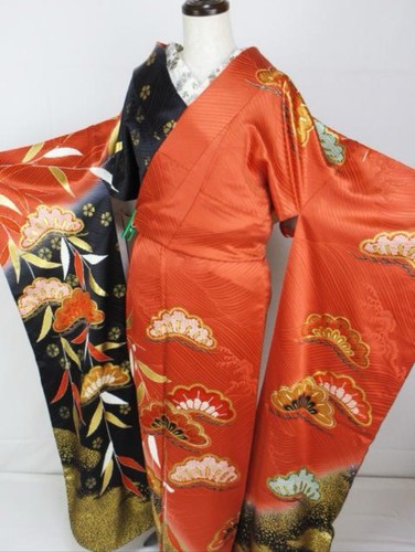 Japanischer Kimono FURISODE.Reine Seide.Stickerei. schwarz gold braun 168cm.