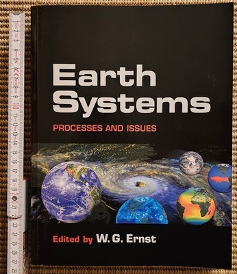 Earth Systems: Processes and Issues / Paperback 2000