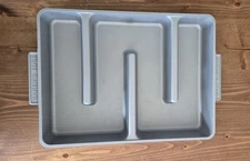 Original Bakers Edge Brownie Pan Nonstick Cast Aluminum 9" x 12" Shark Tank USA