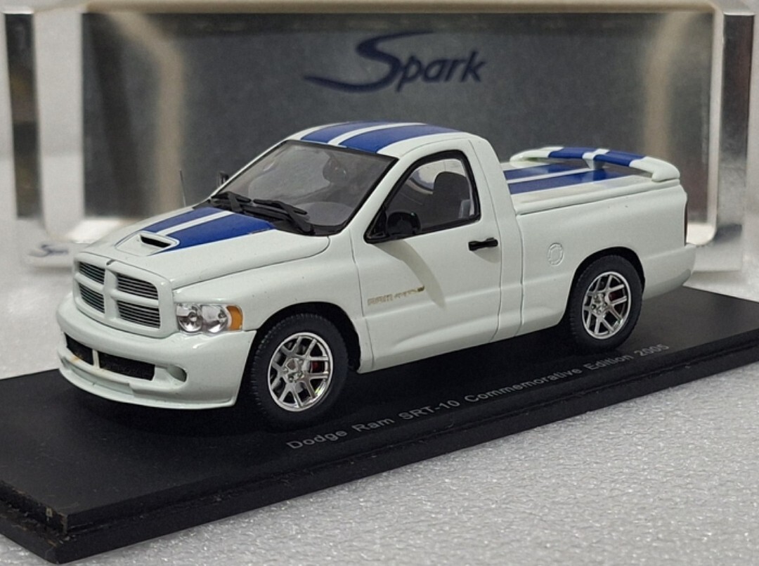 赤モデルスパーク　ダッジラム　ミニカー　DODGE RAM SRT-10　新品 赤モデルスパーク ダッジラム ミニカー DODGE RAM SRT-10 新品