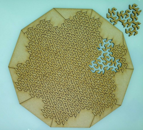 Impossible Clear Jigsaw Puzzle, Clear Acrylic 3mm 31 pieces - Picture 3 of 3