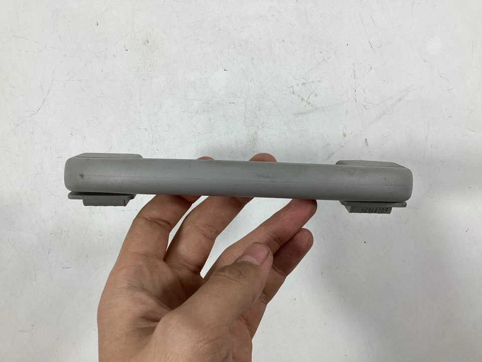 2007-2012 BMW 328i teto dianteiro direito alça interna 9143516/524 fabricante de equipamento original. - Imagem 3 de 4