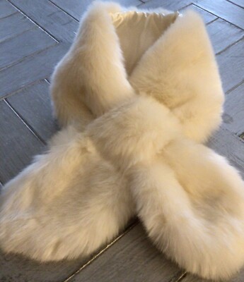 NWT FOREVER 21 Fluffy Crossover Snow White Faux Fur