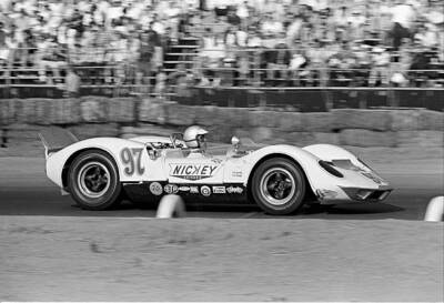 Charlie Hayes Drives The Mclaren Elva Mk.1 1965 Motor Racing Old Photo