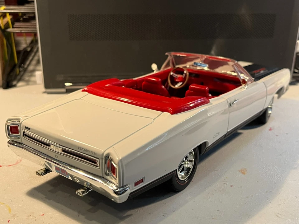 ERTL American Muscle Blanco 1/18 1969 Plymouth HEMI GTX Diecast Coche-Coche solamente Foto 4 de 4