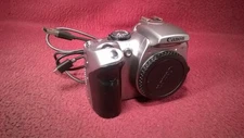 CANON DS6041 EOS SLR DIGITAL REBEL CAMERA - WORKS WELL