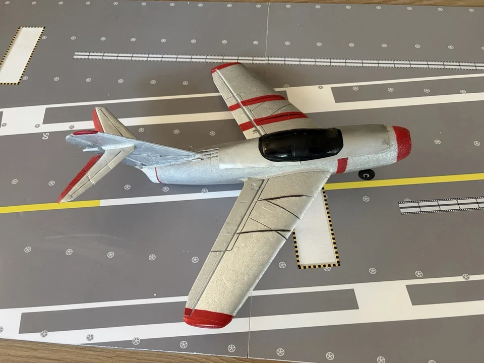 E-flite Ultra-Micro UMX MiG-15 Micro Ducted Fan Bind-N-Fly Jet With 2 Batteries - Bild 4 von 4