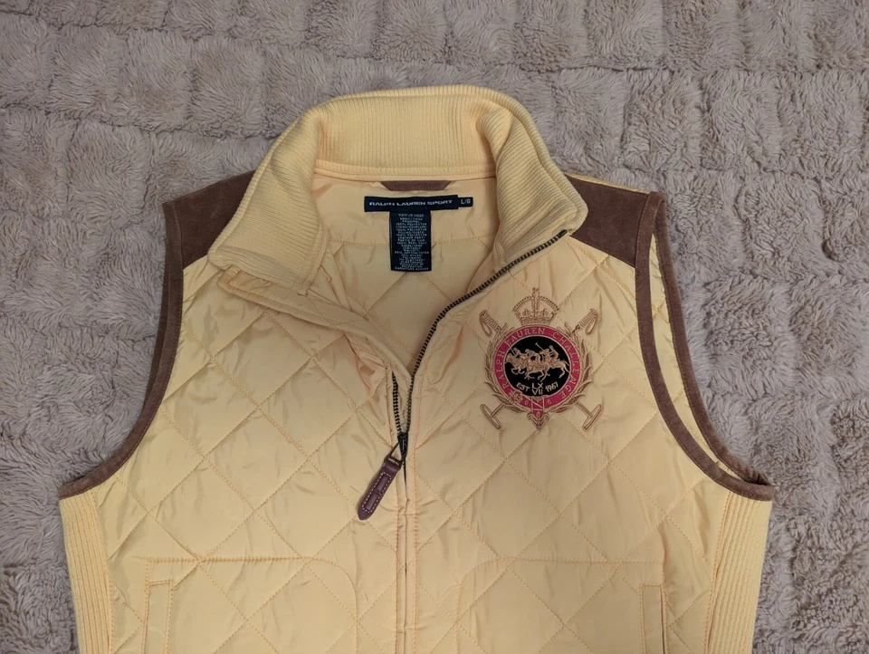 Polo Ralph Lauren Challenge Cup Crest Amarillo Cremallera Puffer Chaleco Gamuza Borde Grande Foto 3 de 4