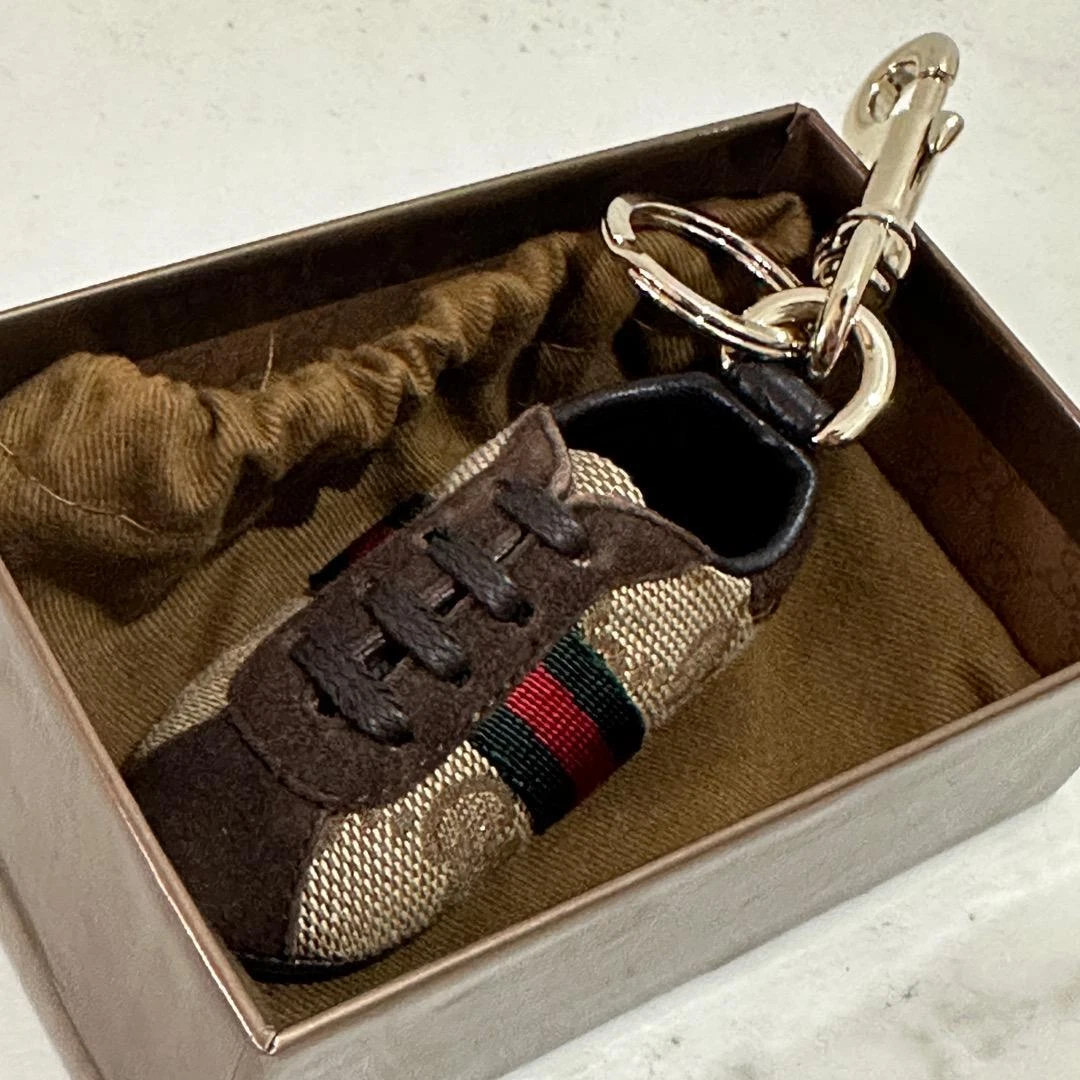 Gucci shoe sales keychain