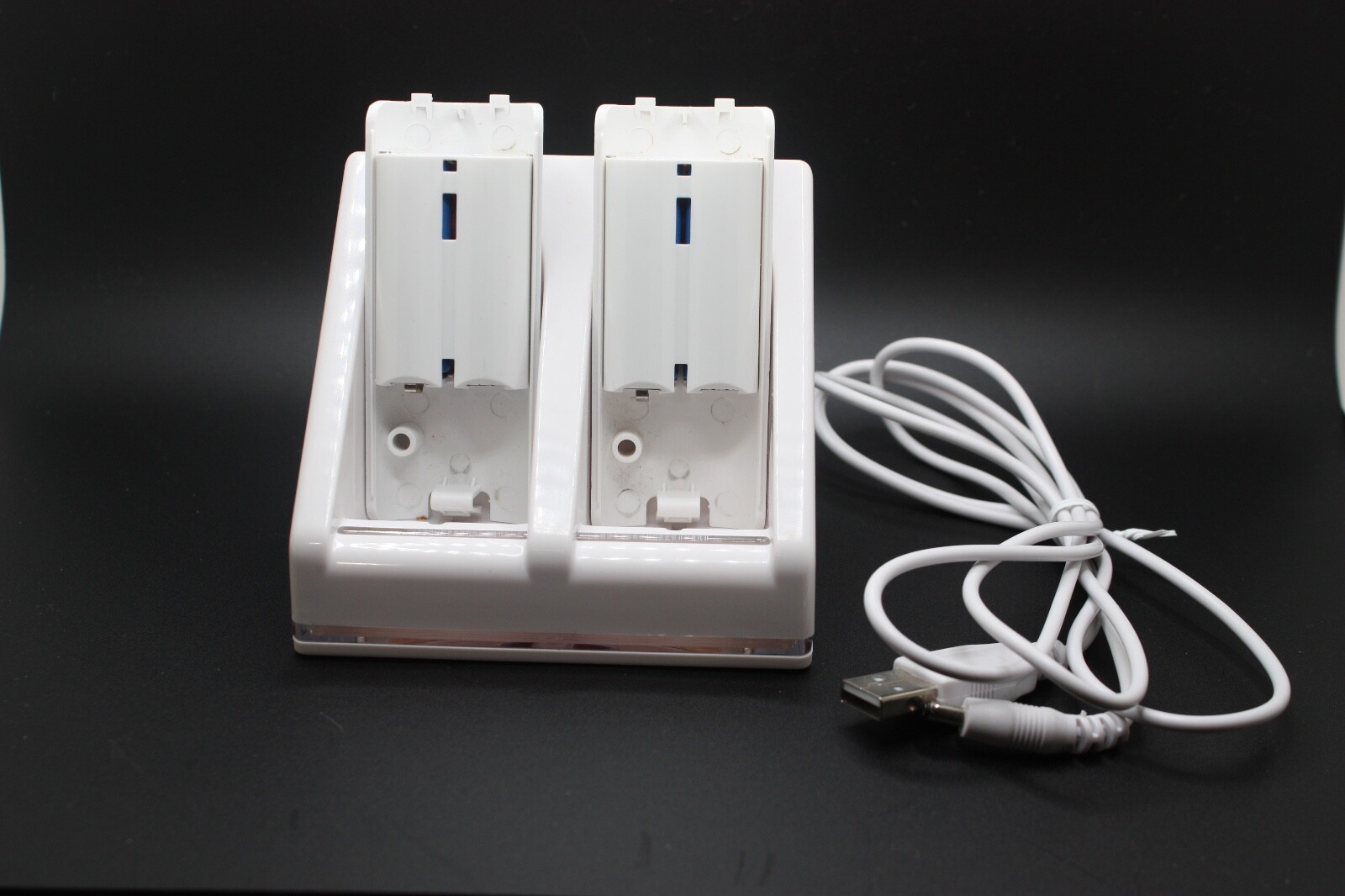 Dual Charging Dock with 2 Batteries for Wii and Wii U Remote Controllers  -image