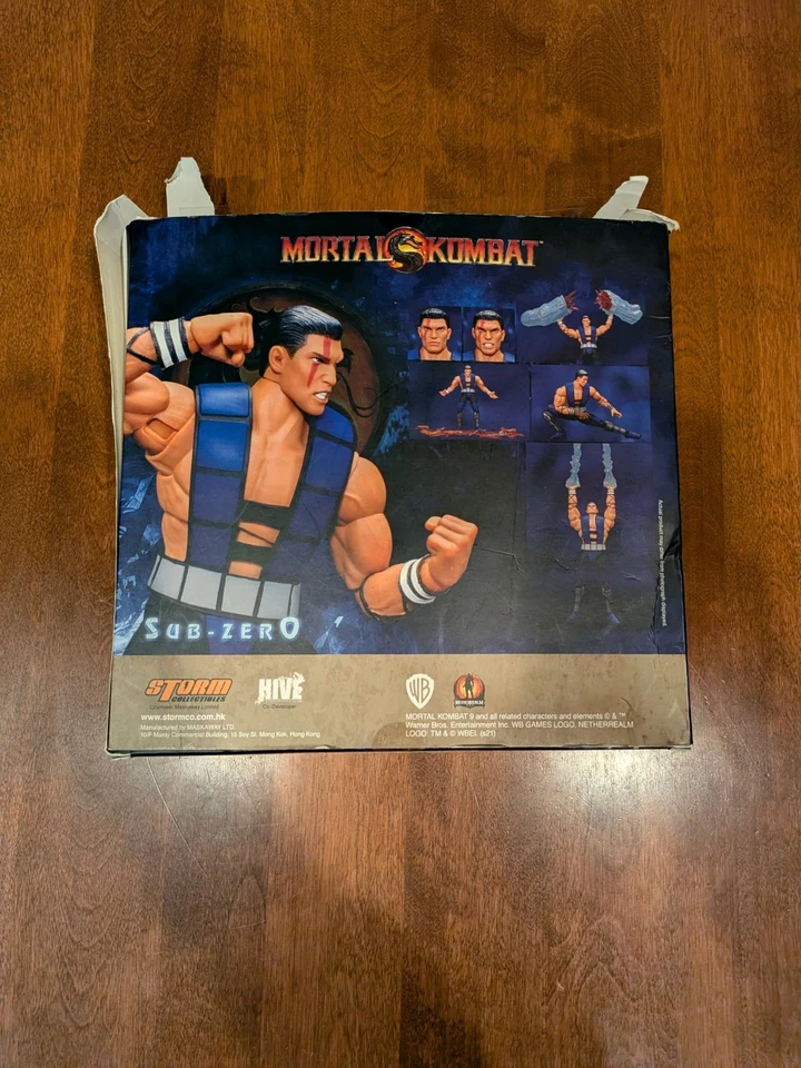 Figura de acción desenmascarada Storm Collectibles Mortal Kombat Sub-Zero Foto 2 de 4