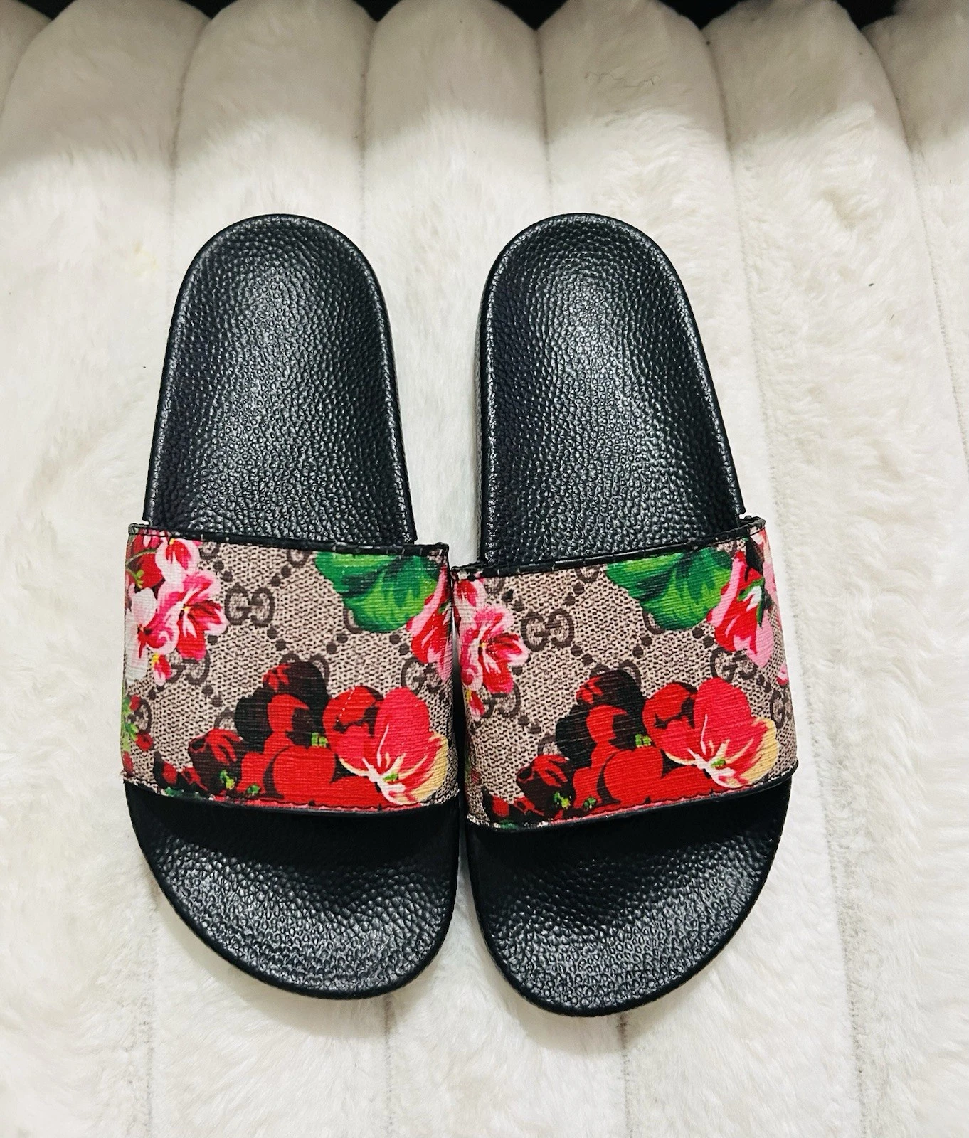 Tongs femme GUCCI GG Blooms Supreme Floral Slides taille 35
