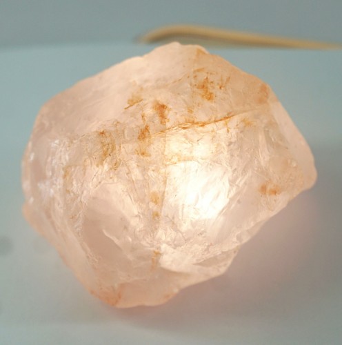 Certyfikowany 486 ct naturalny najlepszy do paznokci różowy morganit szorstki niecięty luźny kamień szlachetny