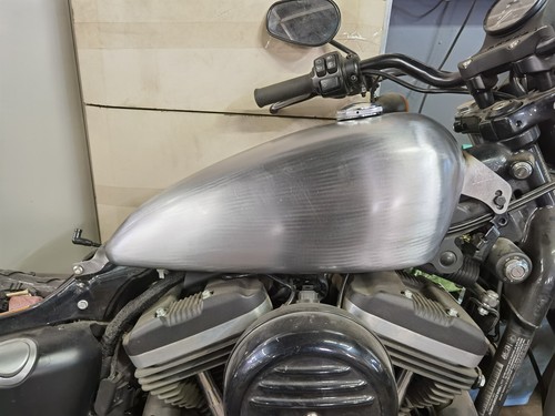 Motorcycle10L Petrol Fuel Tank For Harley Sportster EFI XL1200 883N X48 2007-22 - Picture 7 of 7
