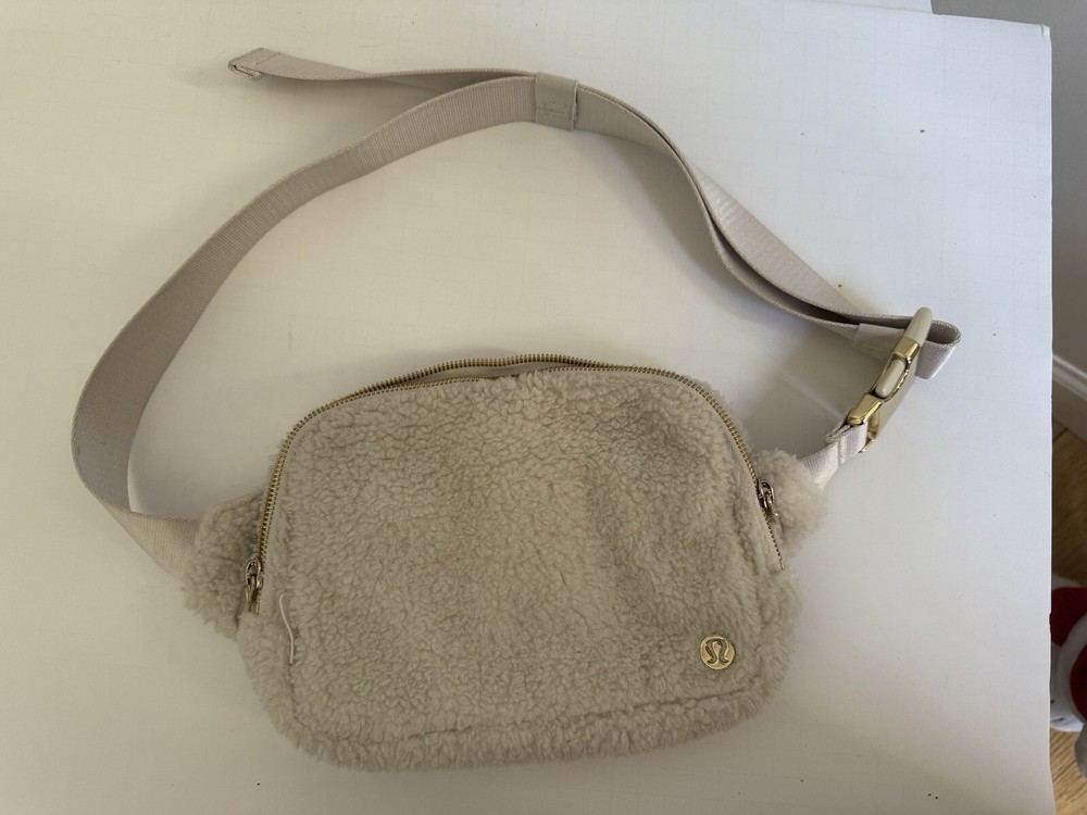 Lululemon Sherpa Cream Belt Bag with Gold Double Zippers New No Tag